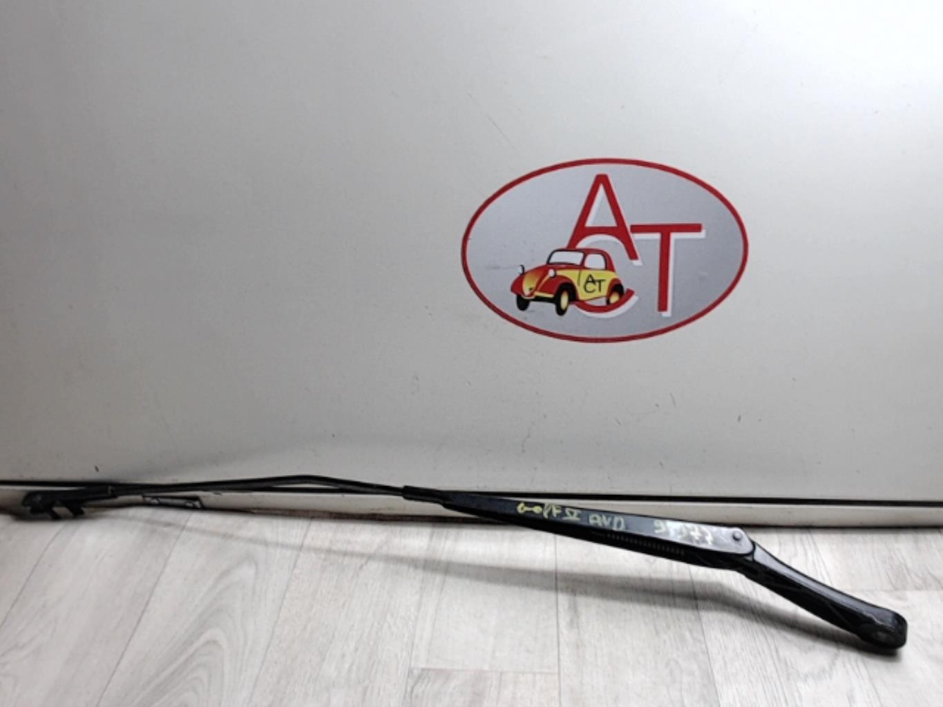 Braccio tergicristallo anteriore destro VOLKSWAGEN GOLF 5 Diésel - 1