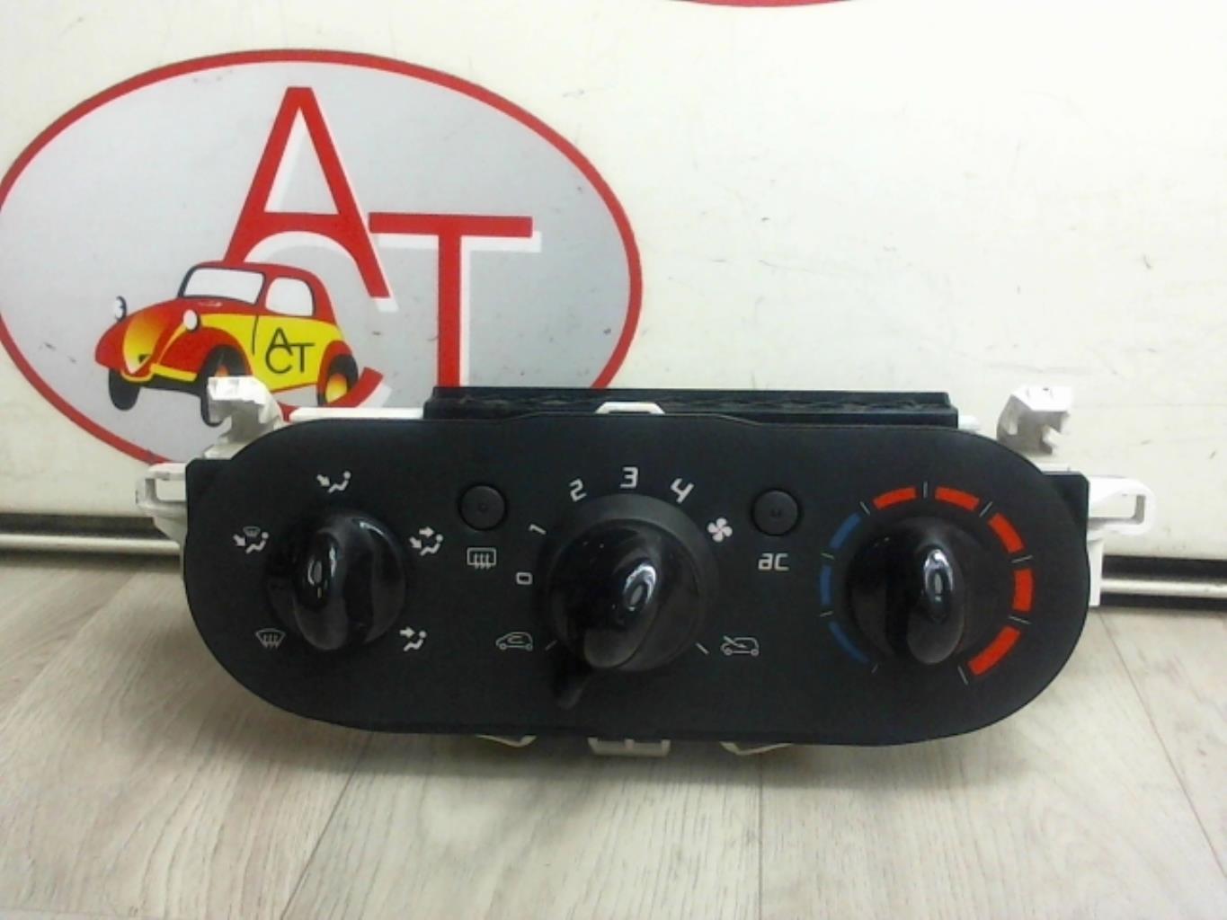Commande chauffage FORD FIESTA 5 PHASE 1 Essence - 1