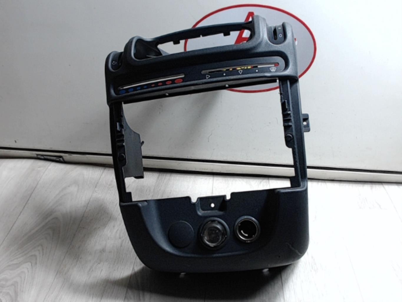 Consolle centrale (interno in plastica) SMART FORTWO COUPE 50 Gasolina - 1