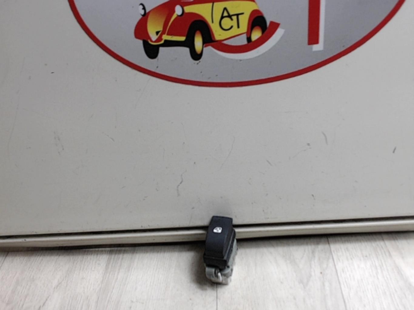 Interruttore lavacristalli posteriore sinistro RENAULT MEGANE 2 PHASE 1 Gasolina - 1