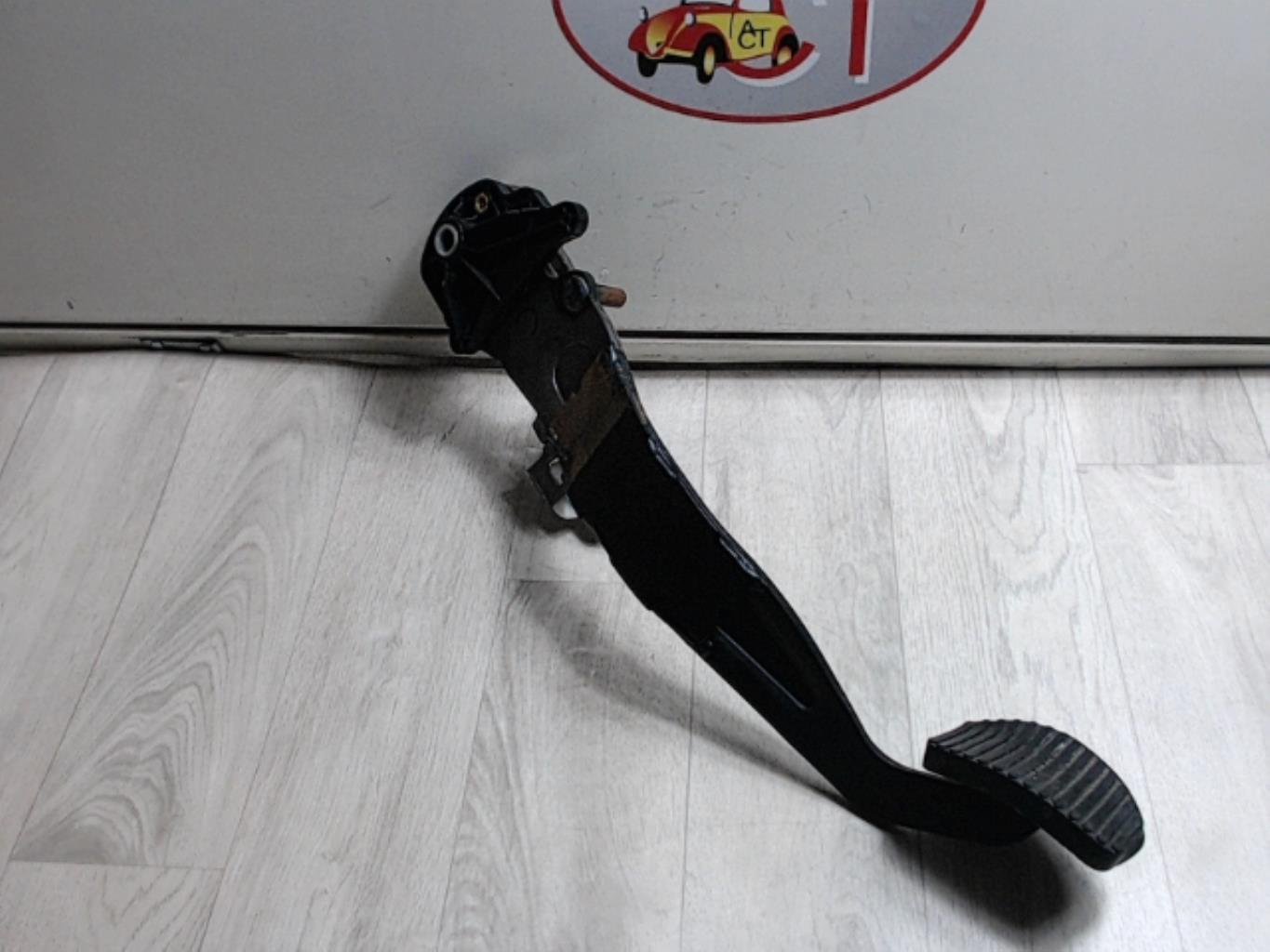 Pedale de frein CITROEN C5 2 Diesel - 1