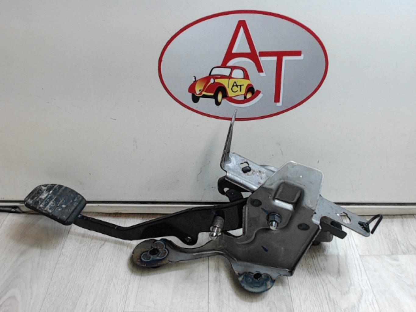 Pedale de frein RENAULT CLIO 4 PHASE 1 Essence - 1