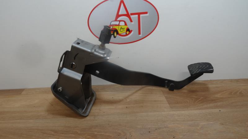 Pedale della frizione MITSUBISHI GRANDIS Diésel - 1
