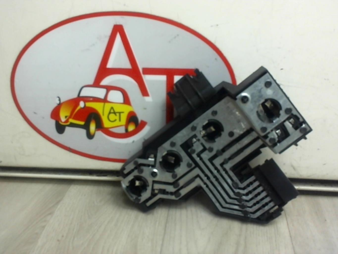 Base portalampade fanale posteriore destro AUDI A4 1 PHASE 2 Diésel - 1