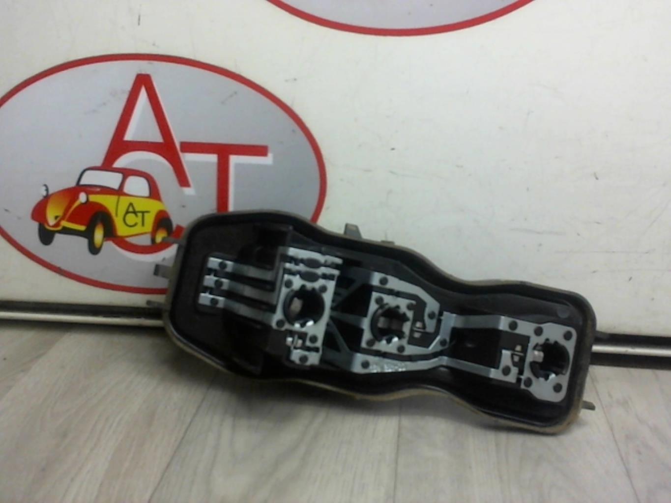Base portalampade fanale posteriore destro RENAULT SCENIC 2 PHASE 2 Diésel - 1