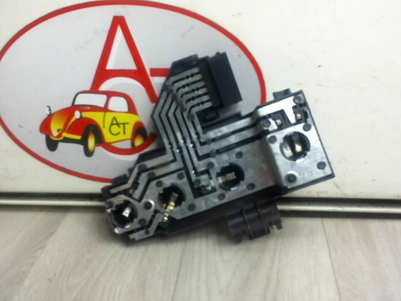 Base portalampade fanale posteriore sinistro AUDI A4 1 PHASE 2 Diésel - 1