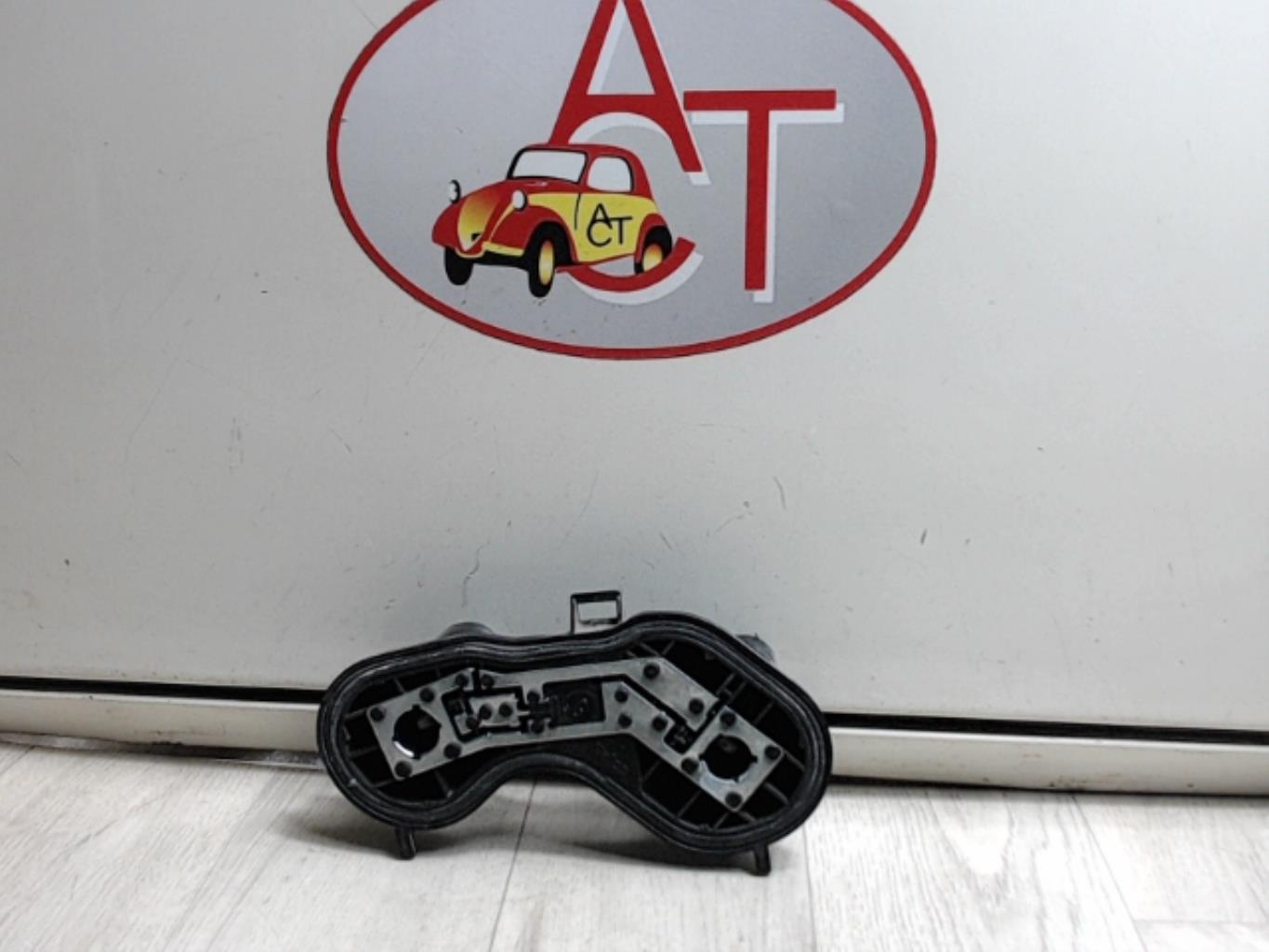 Base portalampade fanale posteriore sinistro RENAULT MEGANE 2 PHASE 1 Gasolina - 1