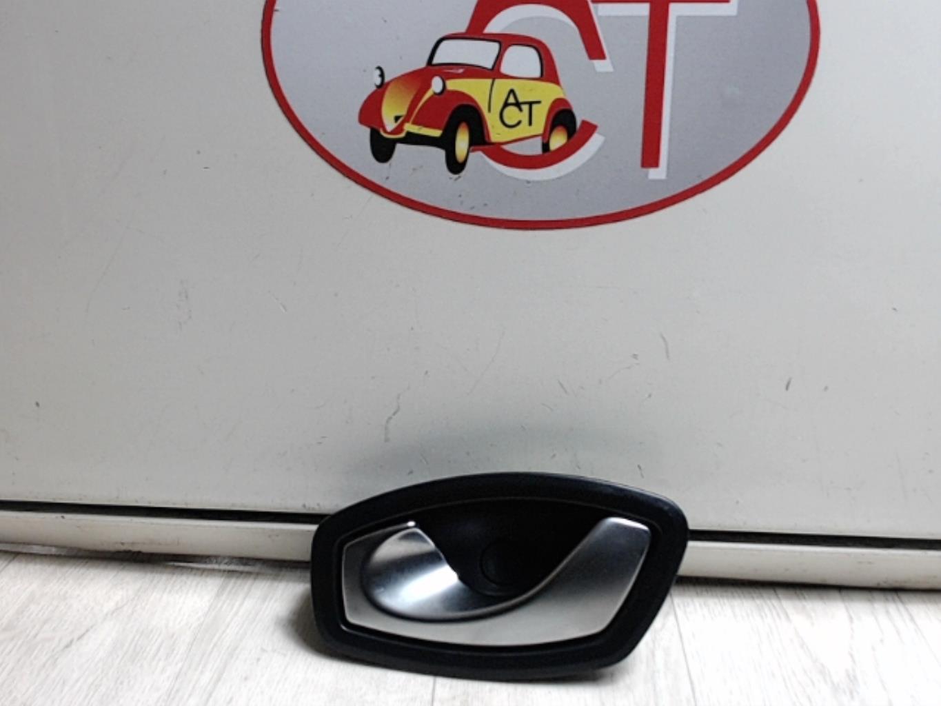 Maniglia interna anteriore sinistra RENAULT CLIO 4 PHASE 2 Diésel - 1