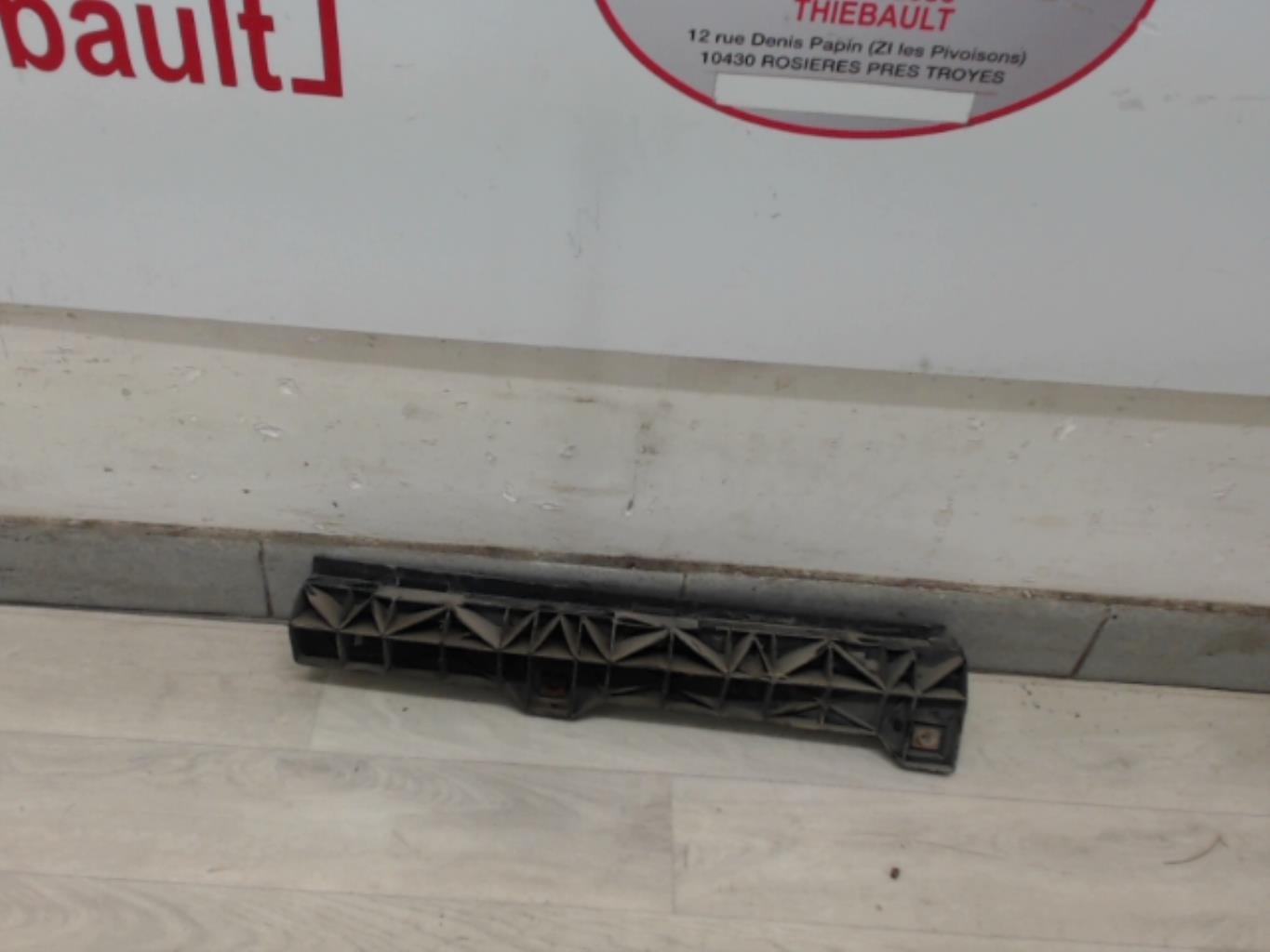 Support de pare chocs arriere MITSUBISHI GRANDIS Diesel - 1