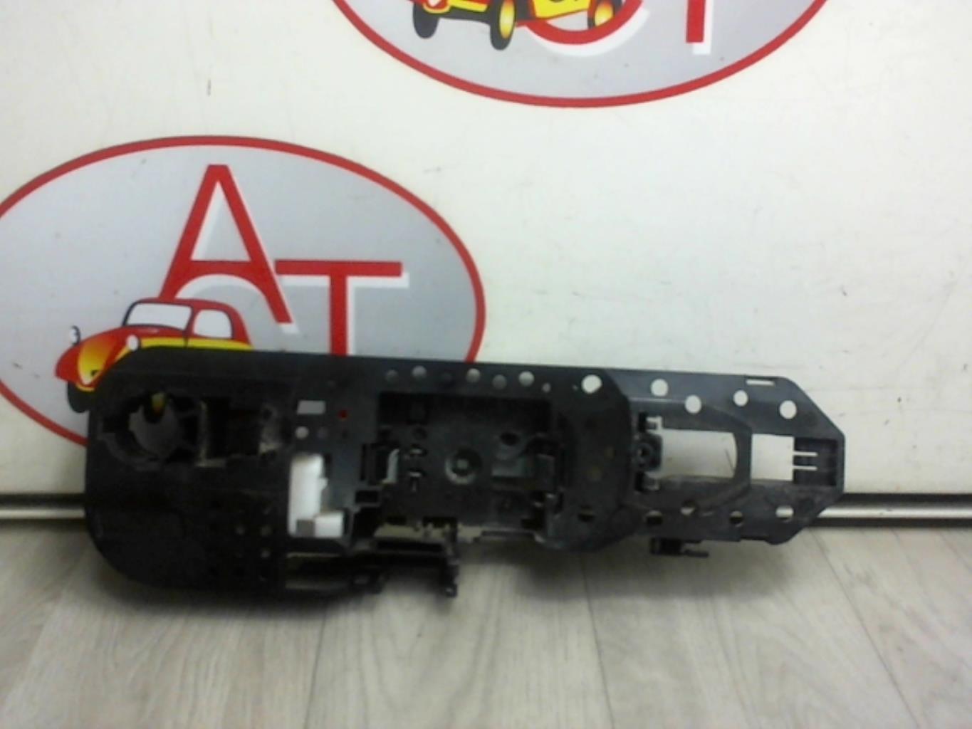 Support poignee porte avant droite RENAULT MEGANE 3 PHASE 1  - 1