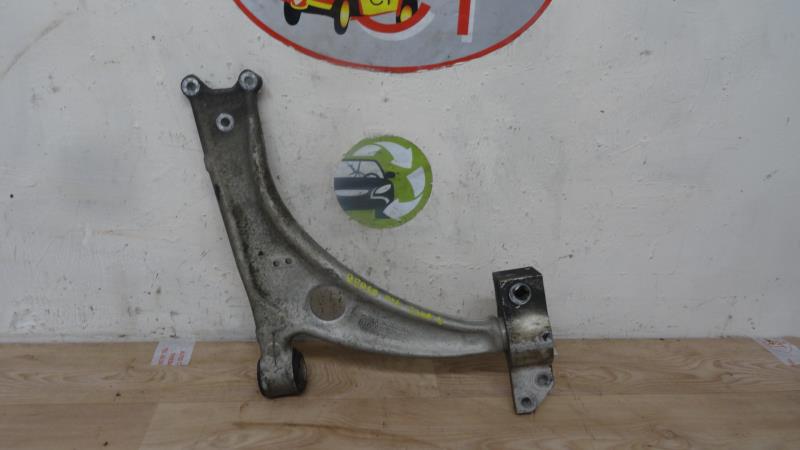 Triangle avant gauche VOLKSWAGEN PASSAT 5 Essence - 1