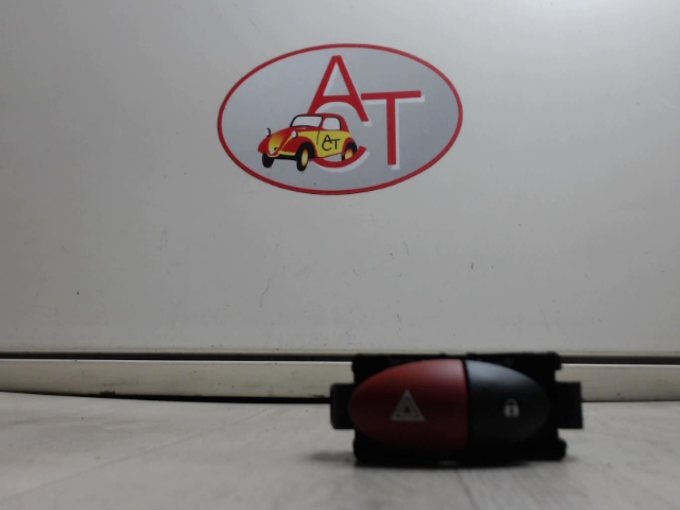 Bouton de warning RENAULT TWINGO 2 PHASE 1 Essence - 1
