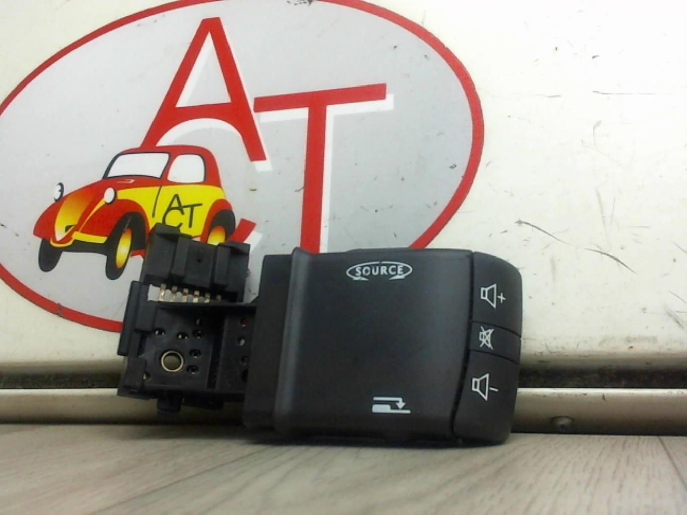 Commande autoradio RENAULT MEGANE 2 PHASE 1 Diesel - 1