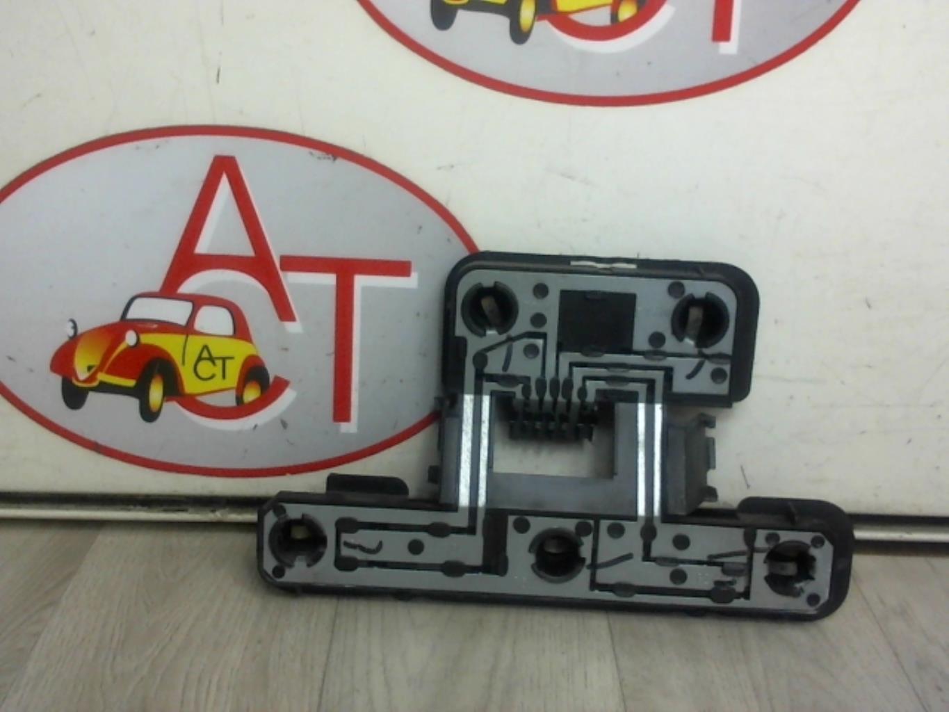 Base portalampade fanale posteriore destro OPEL TIGRA 1 COUPE Gasolina - 1