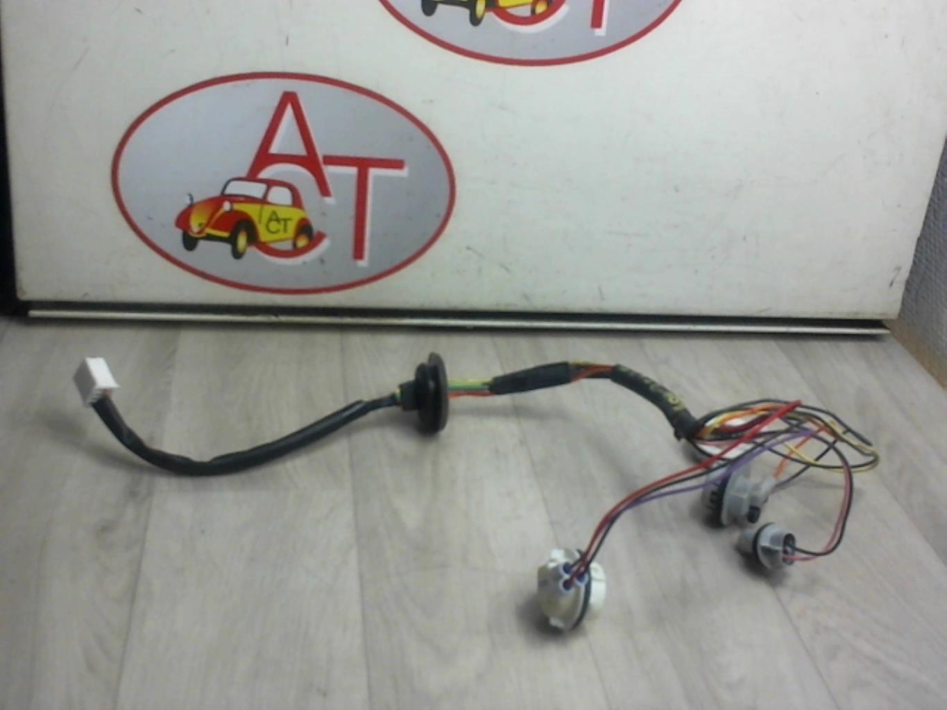 Base portalampade fanale posteriore destro PEUGEOT 108 Gasolina - 1