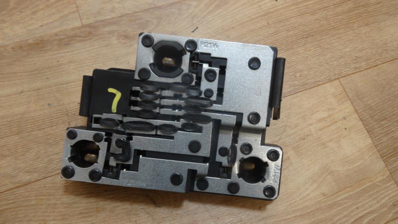 Base portalampade fanale posteriore sinistro CITROEN XANTIA PHASE 2 Diésel - 1