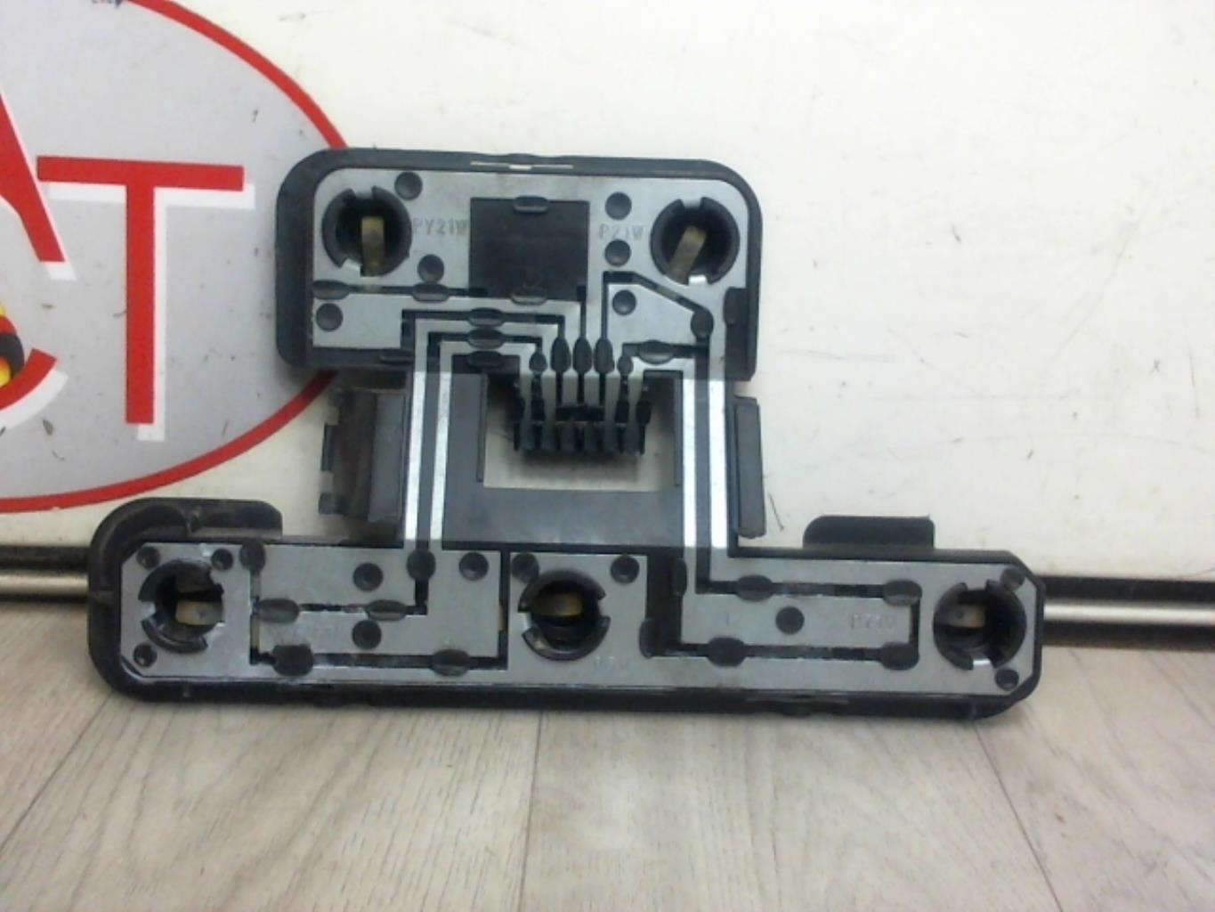 Base portalampade fanale posteriore sinistro OPEL TIGRA 1 COUPE Gasolina - 1