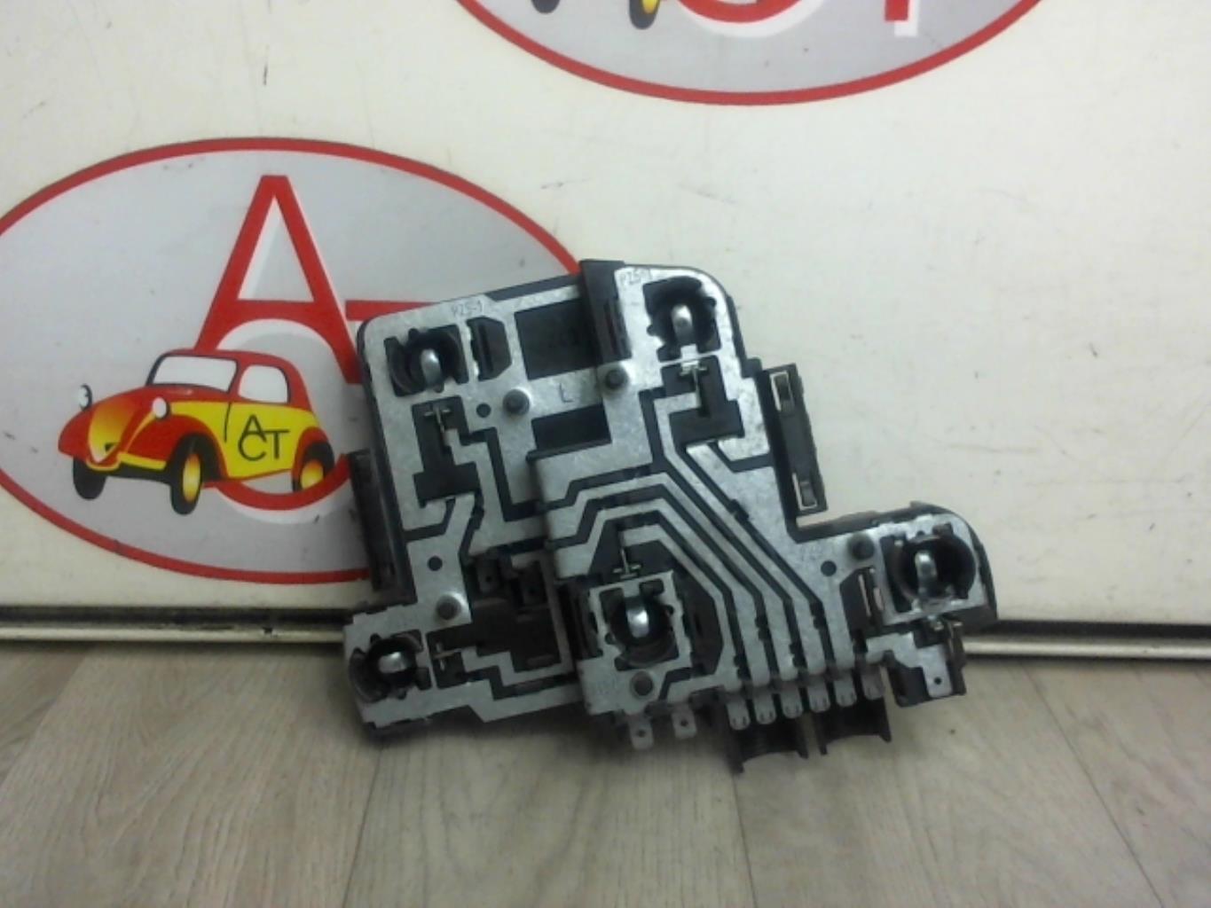 Base portalampade fanale posteriore sinistro VOLKSWAGEN GOLF 2 Gasolina - 1