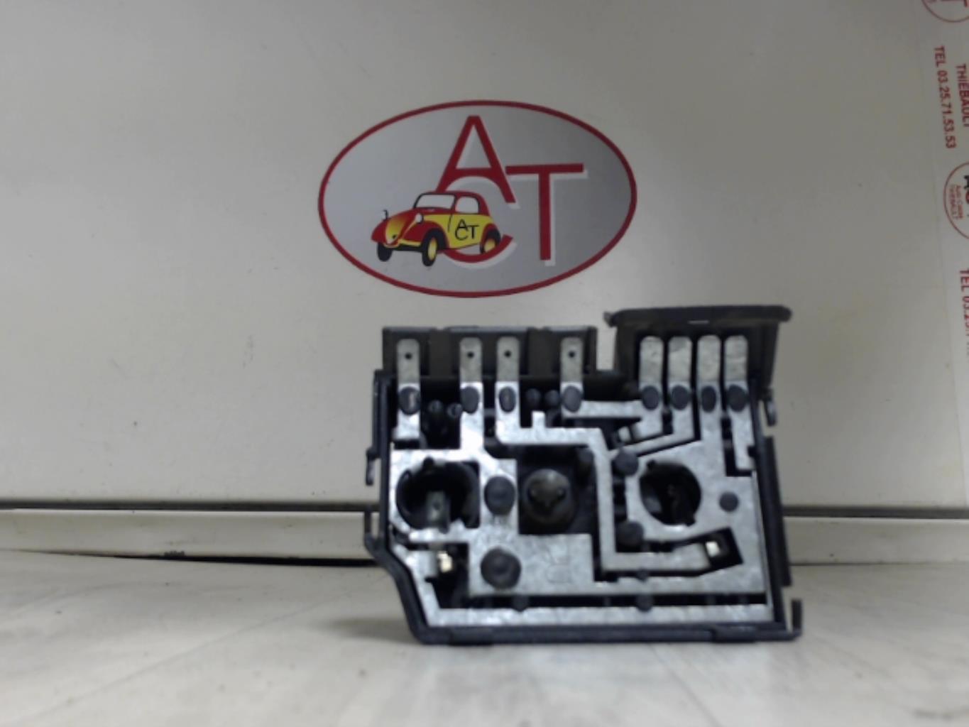 Base portalampade fanale posteriore destro AUDI 80 3 PHASE 2 Gasolina - 1