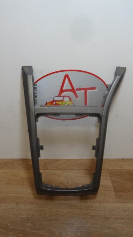 Console central (interieur plastique) OPEL ASTRA H PHASE 1 BREAK Diesel - 1