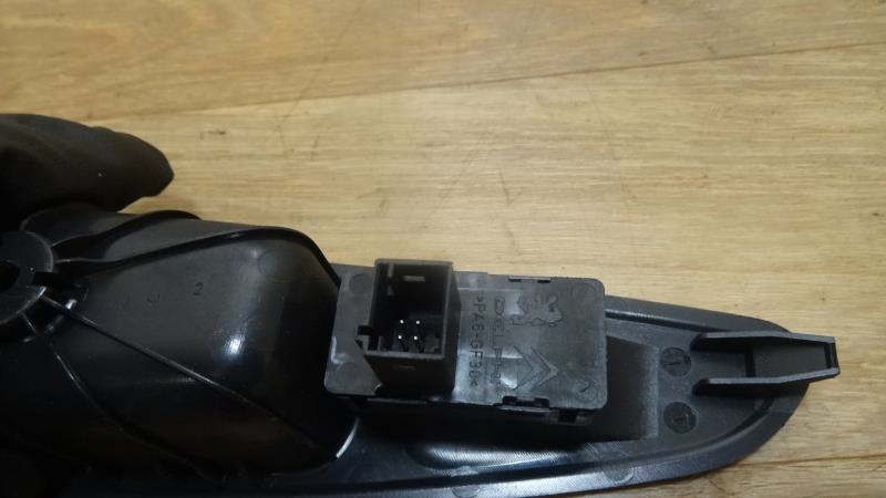 Interruttore lavacristalli posteriore destro PEUGEOT 308 1 PHASE 1 Diésel - 1