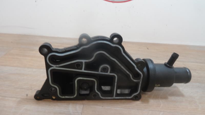 Boitier eau RENAULT CLIO 2 PHASE 2 Essence - 1