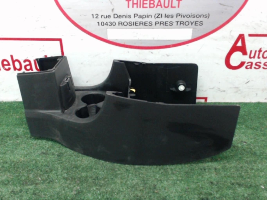 Console central (interieur plastique) RENAULT TWINGO 3 PHASE 1 Essence - 1