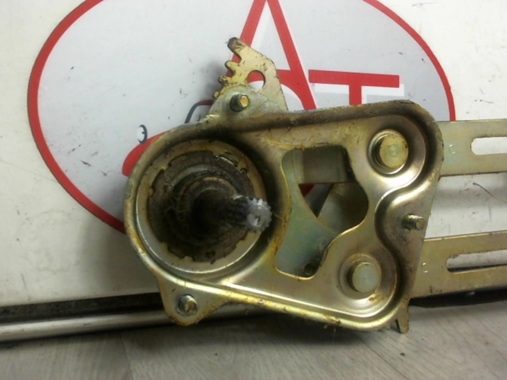 Alzacristalli manuale posteriore sinistro RENAULT R11 Gasolina - 1