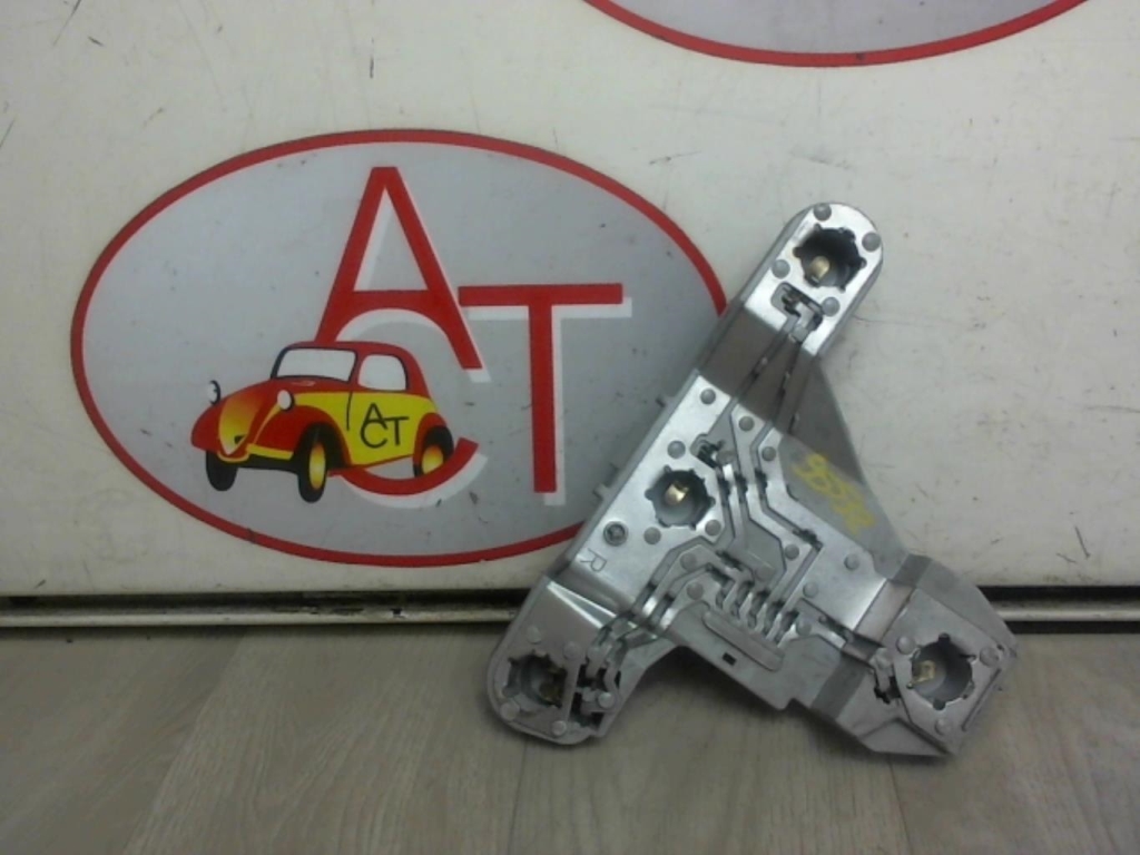 Base portalampade fanale posteriore destro TOYOTA COROLLA 10 PHASE 2 Diésel - 1