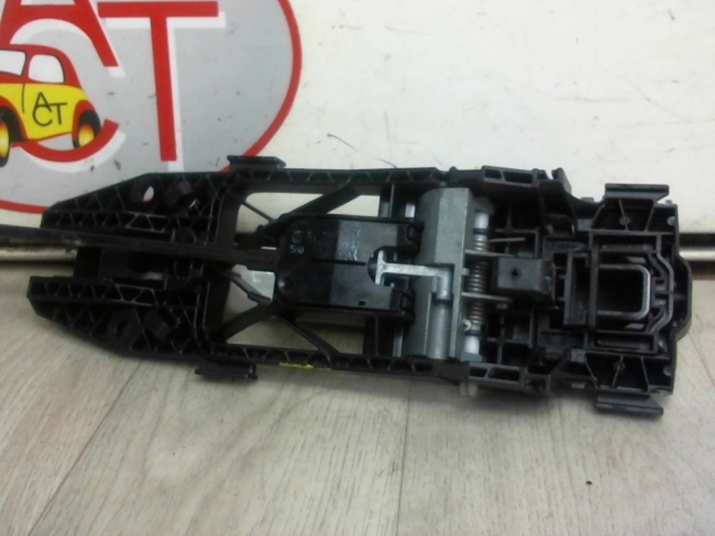 Maniglia portiera posteriore sinistra VOLKSWAGEN POLO 5 PHASE 1 Diésel - 1