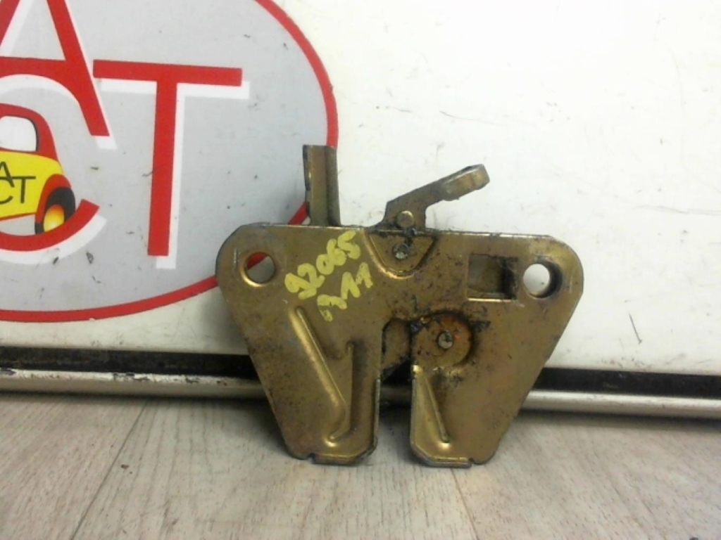 Serrure de capot RENAULT R11 Essence - 1