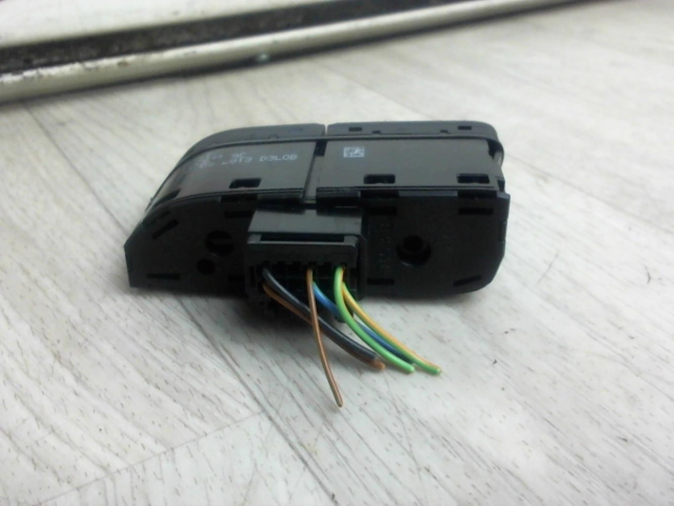 Bouton/Interrupteur FORD FOCUS 3 PHASE 1 Essence - 1