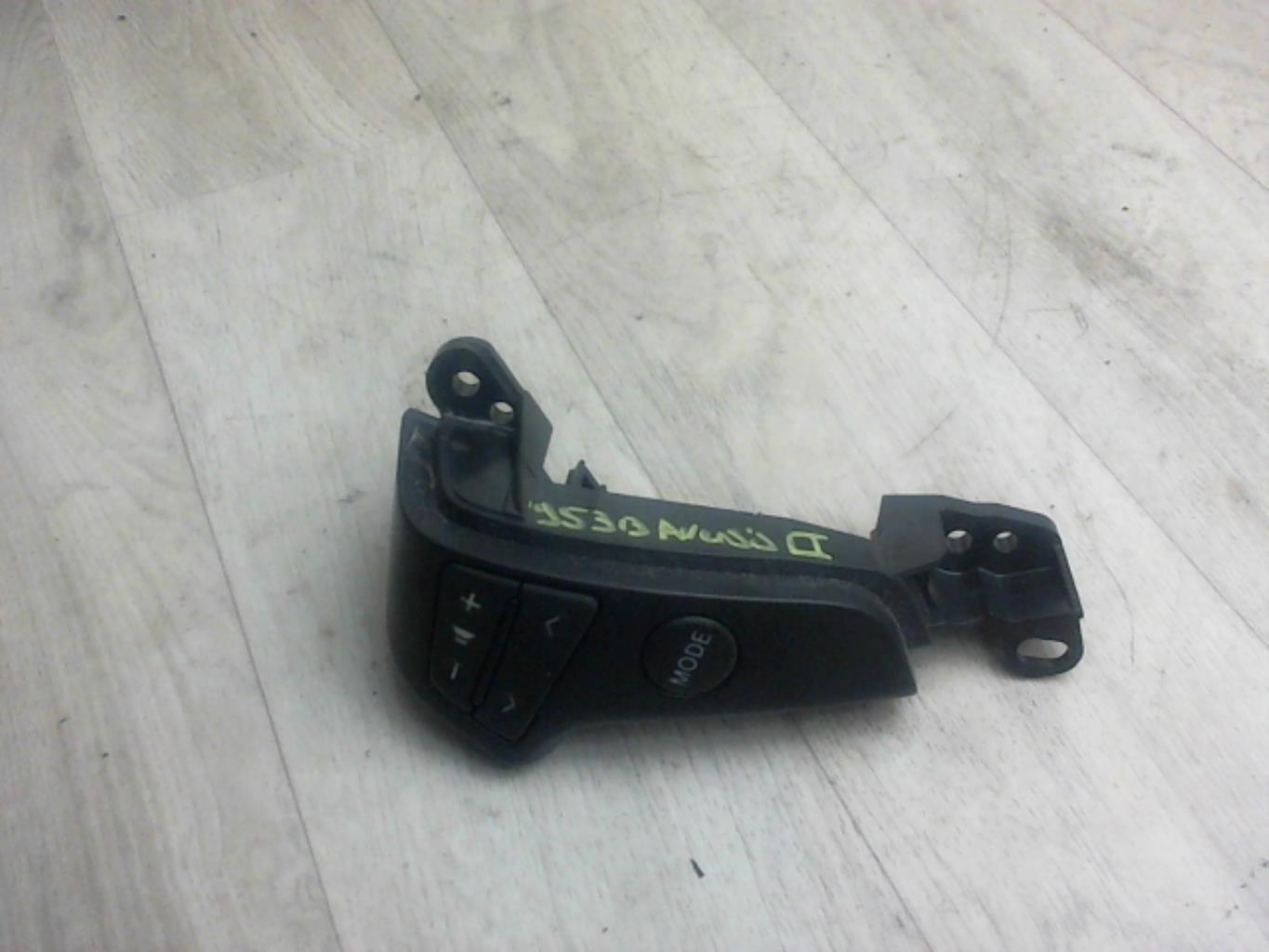 Commande autoradio TOYOTA AVENSIS 2 PHASE 2 Diesel - 1