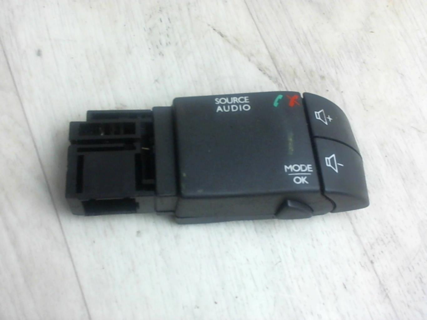 Commande autoradio DACIA LODGY  - 1