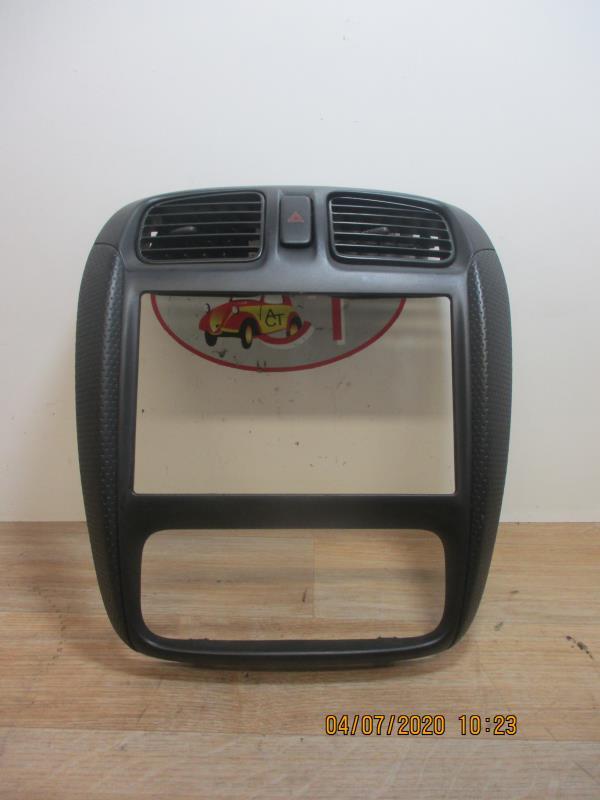 Console central (interieur plastique) MAZDA DEMIO PHASE 1 BREAK Essence - 1
