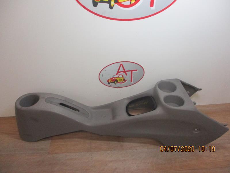 Console central (interieur plastique) MAZDA DEMIO PHASE 1 BREAK Essence - 1
