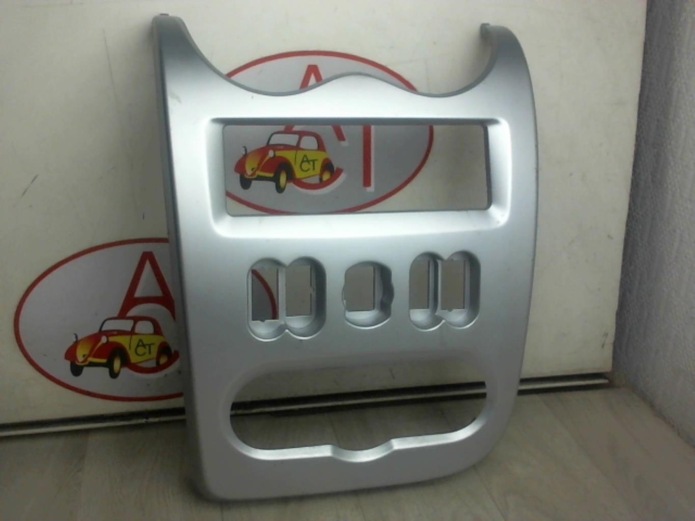 Facade autoradio DACIA LOGAN MCV 1 PHASE 1 BREAK Diesel - 1