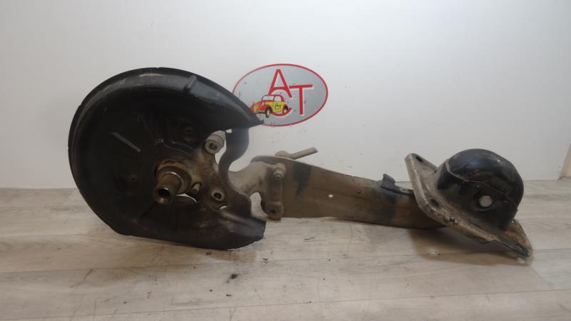 Fusee arriere droit VOLKSWAGEN GOLF 5 Diesel - 1