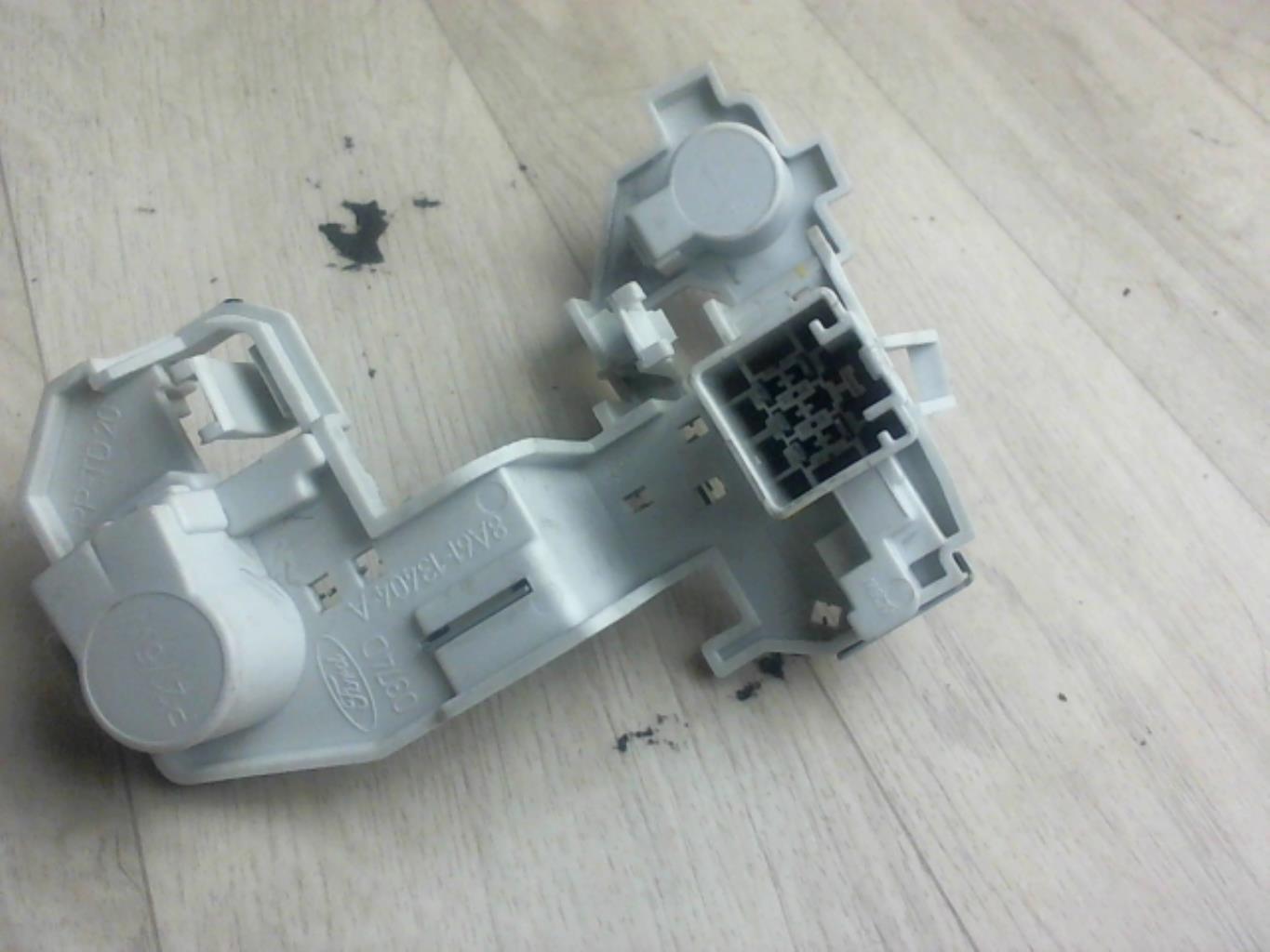 Base portalampade fanale posteriore destro FORD FIESTA 6 PHASE 1 Diésel - 1