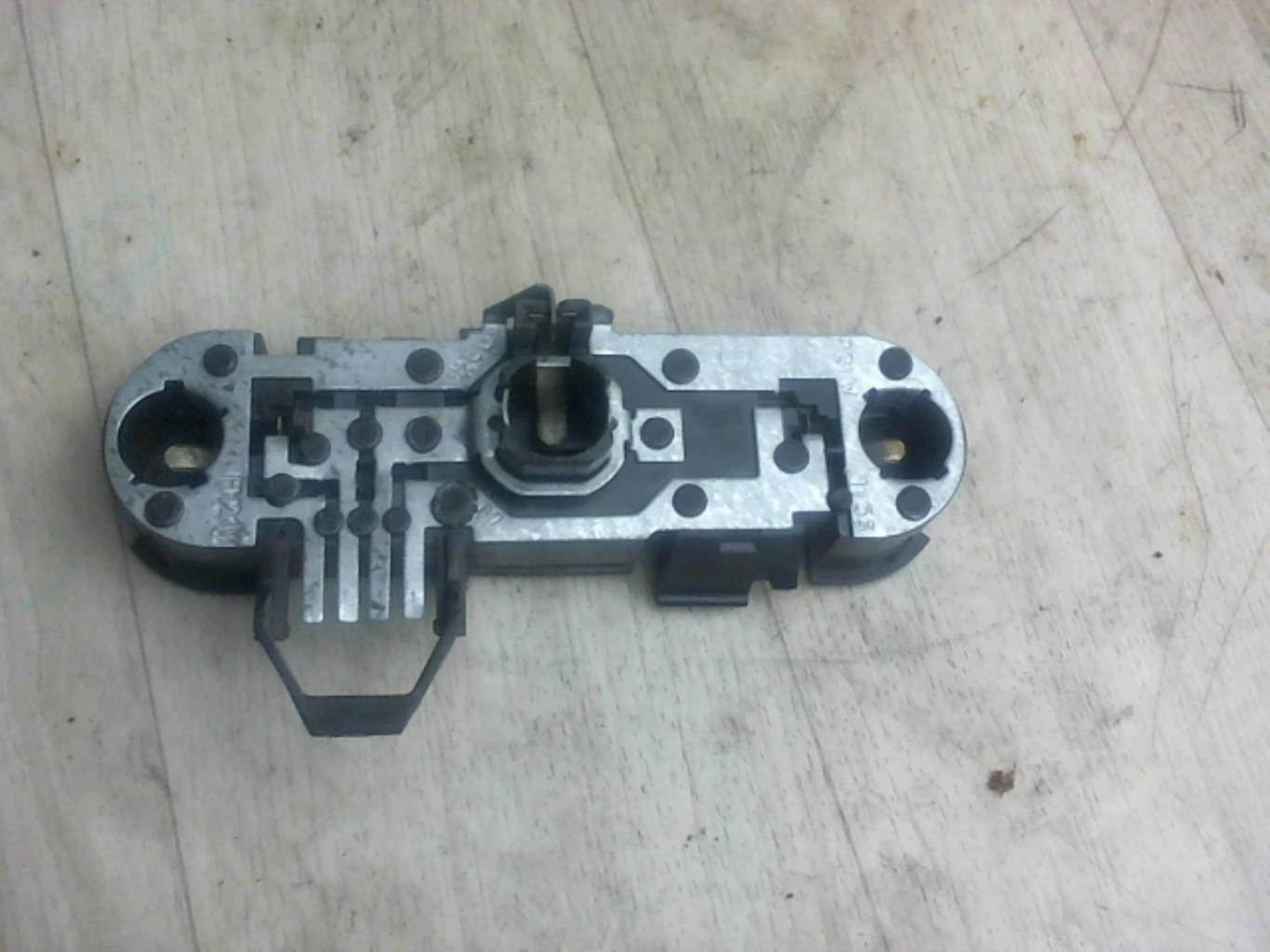 Base portalampade fanale posteriore destro LAND ROVER RANGE ROVER 1  - 1