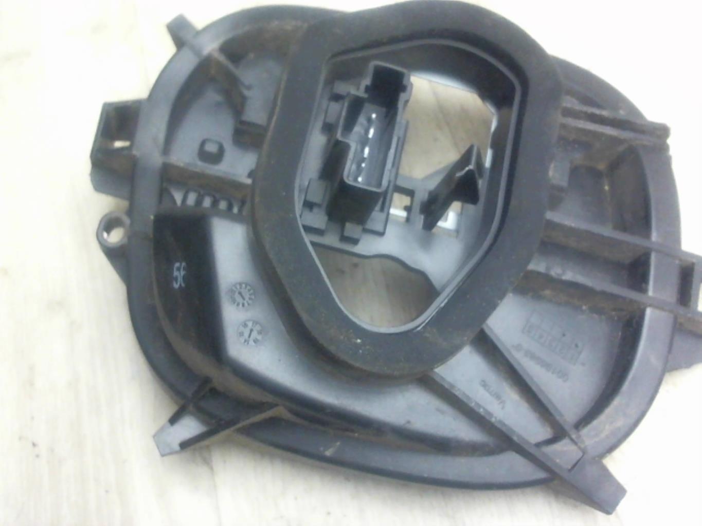 Base portalampade fanale posteriore destro PEUGEOT 208 1 PHASE 2 Gasolina - 1