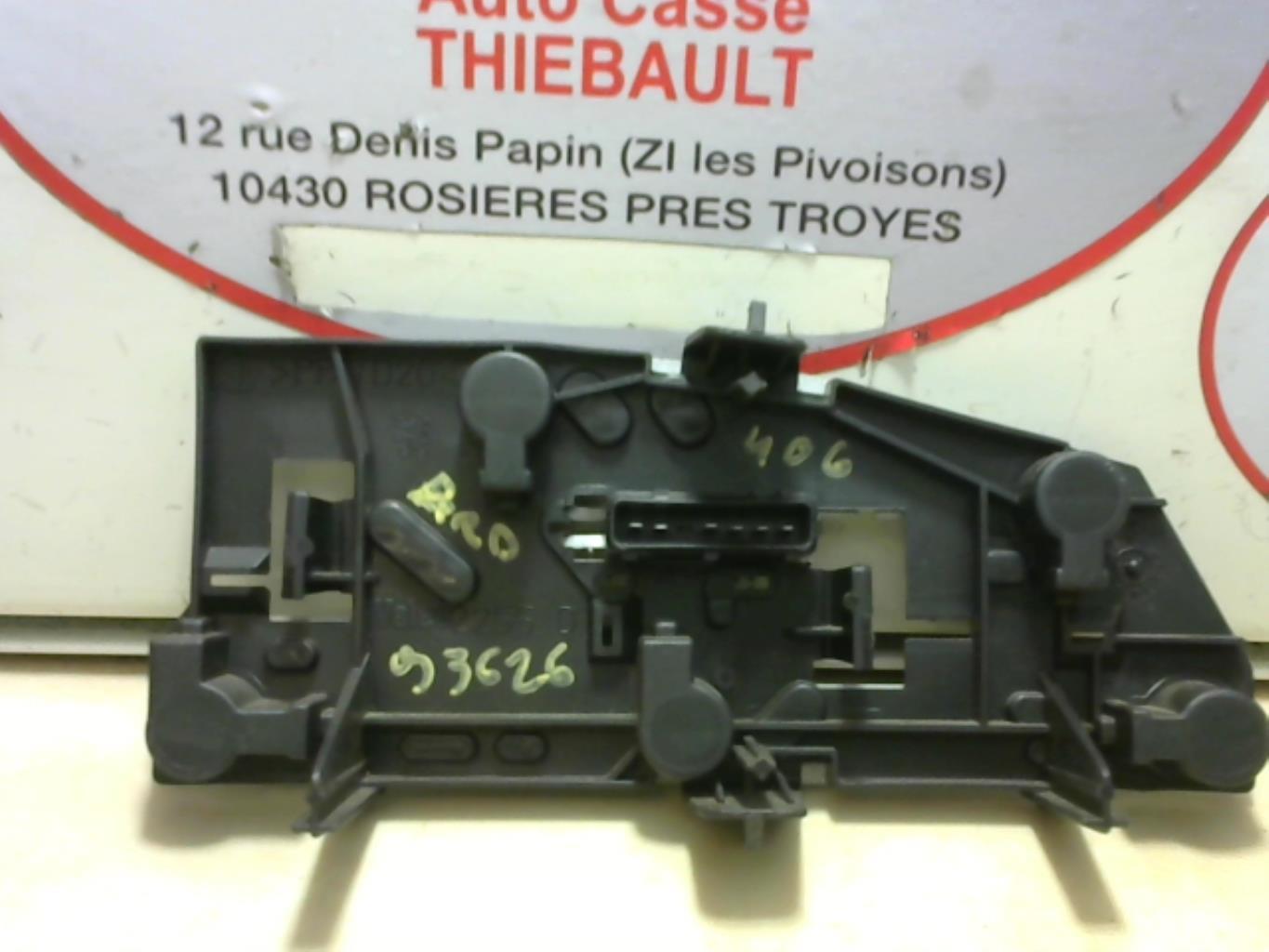 Base portalampade fanale posteriore destro PEUGEOT 406 PHASE 1 Diésel - 1