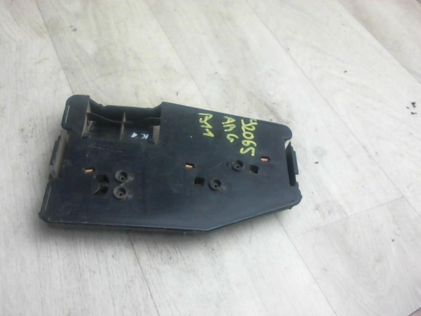 Base portalampade fanale posteriore sinistro RENAULT R11 Gasolina - 1
