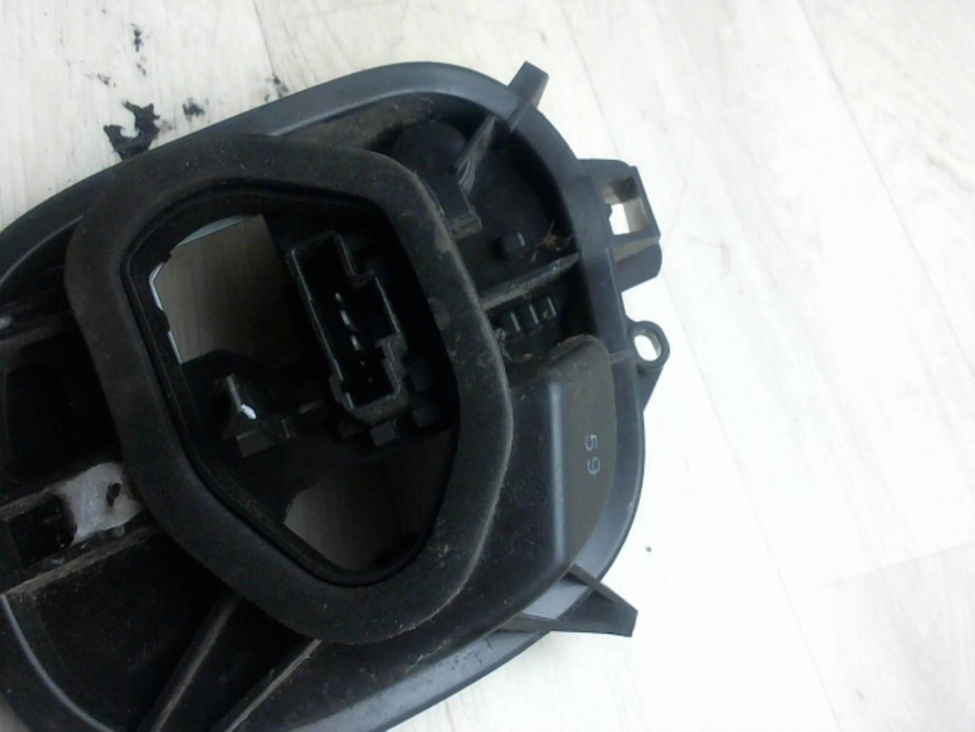Base portalampade fanale posteriore sinistro PEUGEOT 208 1 PHASE 2 Diésel - 1