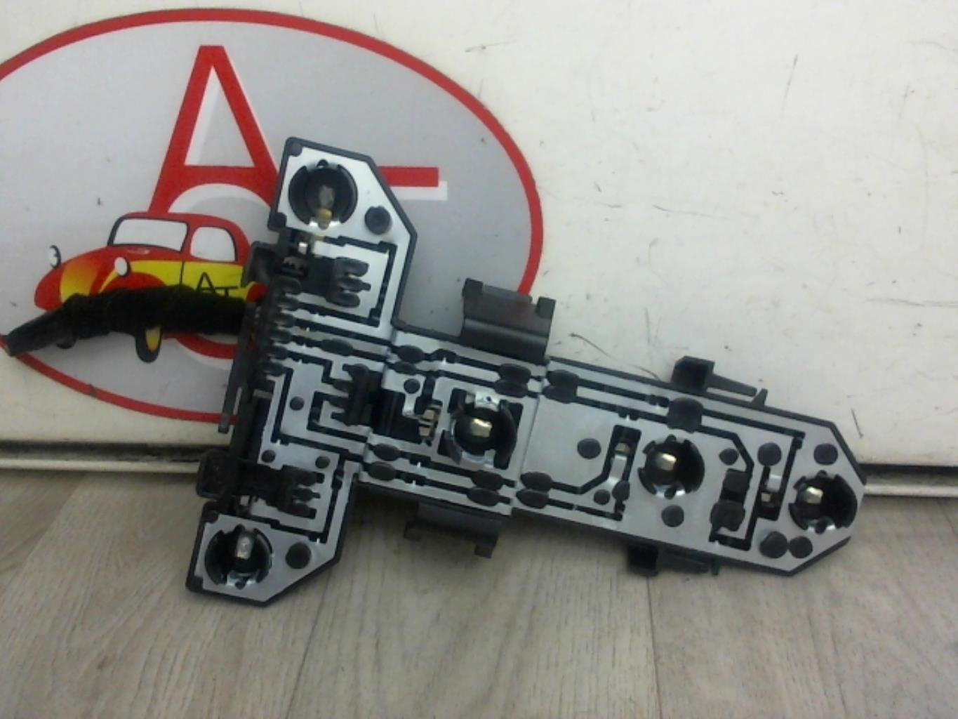 Base portalampade fanale posteriore sinistro VOLKSWAGEN BORA Gasolina - 1