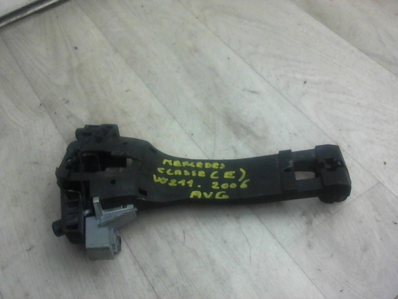 Support poignee porte avant gauche MERCEDES CLASSE E 211 PHASE 1  - 1