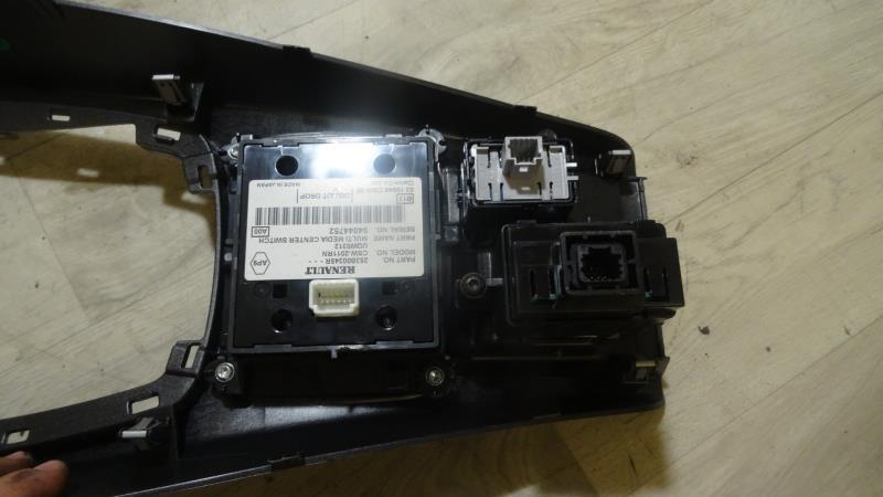 Consolle centrale (interno in plastica) RENAULT LAGUNA 3 PHASE 2 Diésel - 1