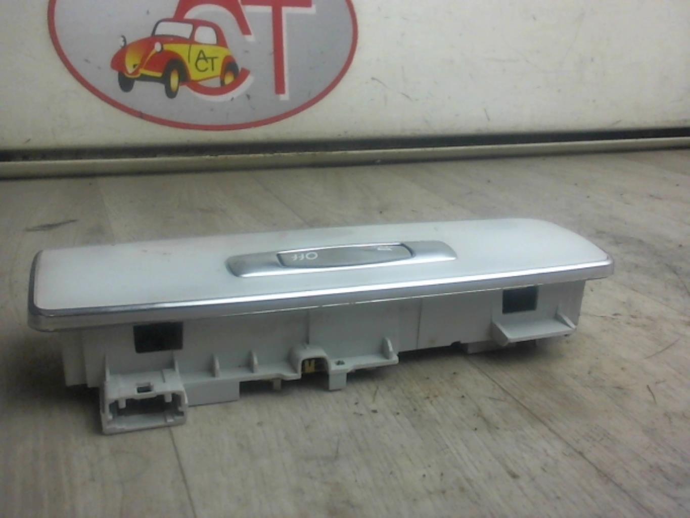 Eclairage de plafonnier RENAULT LAGUNA 3 PHASE 2 Diesel - 1