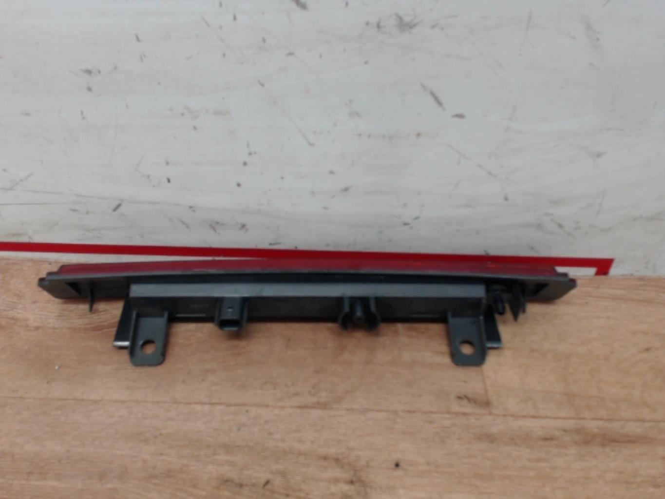 Feu arriere stop central RENAULT CLIO 4 PHASE 2  - 1