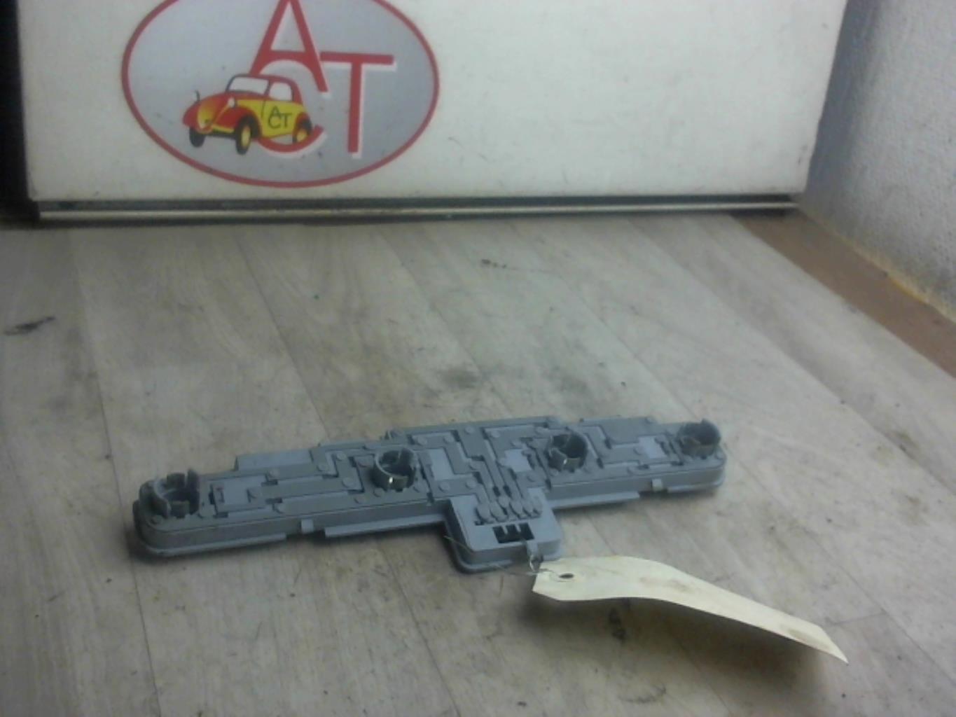 Base portalampade fanale posteriore destro OPEL ZAFIRA B PHASE 1 Diésel - 1